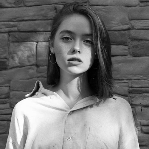 中长发美女御姐风
