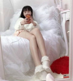 天山童姥爆红网络身材太性感童颜美女