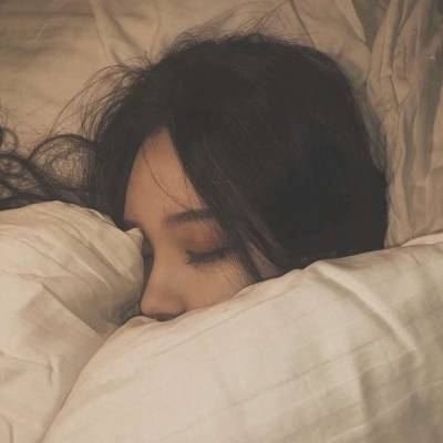 2020年悲伤女生头像微信冷淡风头像女
