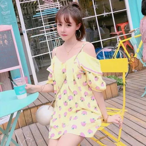 女生露肩露背头像夏天