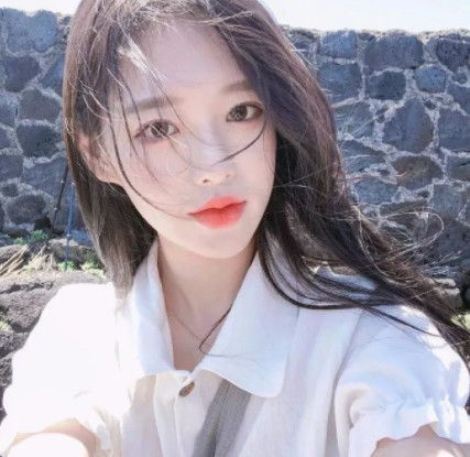 换个头像,做一个明媚女孩