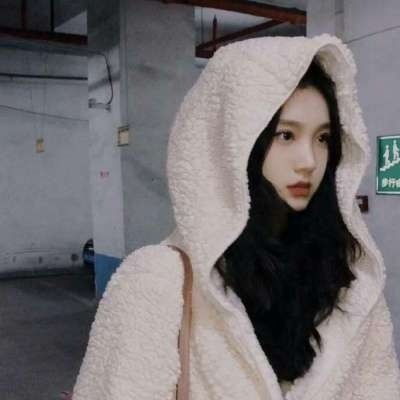 有点可爱有点孤单的女生头像