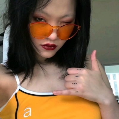qq头像冷酷女这么近