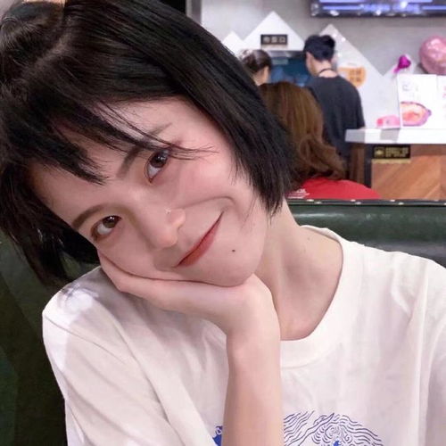 精选男孩子无法拒绝的宝藏女生头像