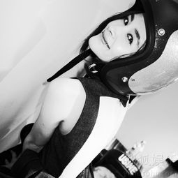 王子文黑白写真曝光玩转虚实影像尽显鬼马顽皮