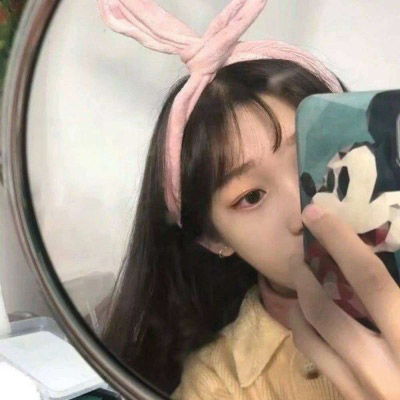 女生头像真人手机挡脸容下幸福和难过才会花好月圆