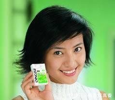38岁高圆圆剪回短发宛若少女,网友赵又廷却在给林更新擦嘴