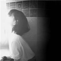 类似此图的黑灰女头像越多越好