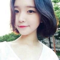 美女素颜长发微信头像图片大全