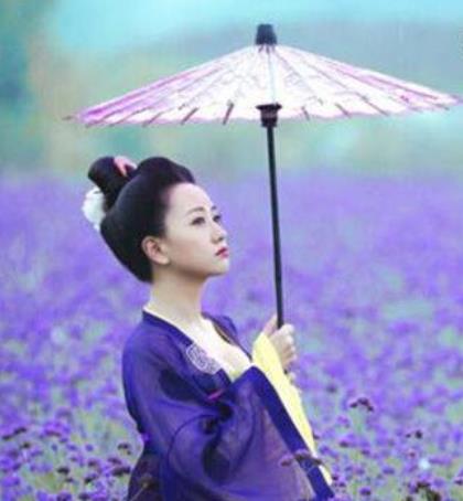 刘亦菲刘诗诗迪丽热巴杨蓉赵雅芝吴倩,女星古装撑伞谁最仙气
