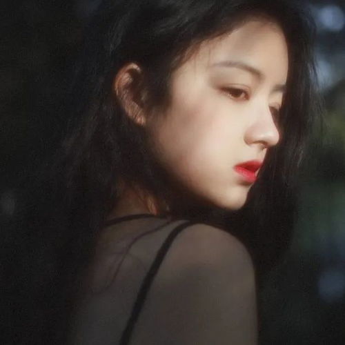 真人女生头像你眼中倒映的星河烂漫,是我不曾见过的世外桃园