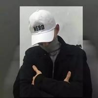 男士带帽子头像高清神秘戴帽子男头戴圆帽的男生头像
