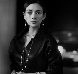 章子怡曝黑白写真大片女神不磨皮展自然魅力