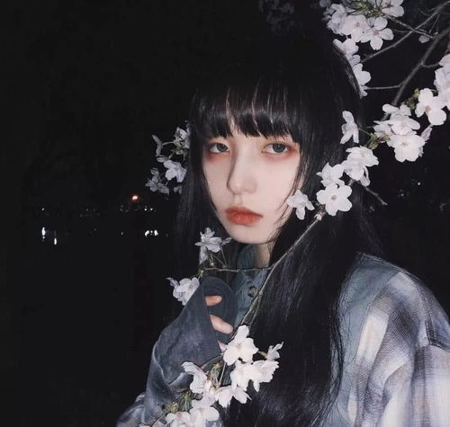 网易云热评网吧里有一对情侣在双排吃鸡,就听那女的说