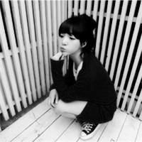 帮我找几个qq头像要这种色系的,忧伤伤感颓废类型的,女头,黑色,不露脸的也可以多发几张,我慢慢挑