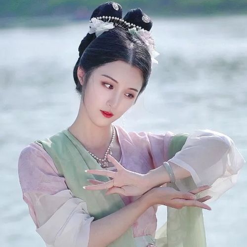 古风真人女生头像七月流火,八月萑苇,愿岁月善待你我,一切努力有结果