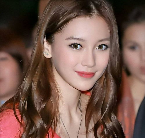 angelbaby又被网友在路边偶遇,身材纤细好少女,真人生图绝美