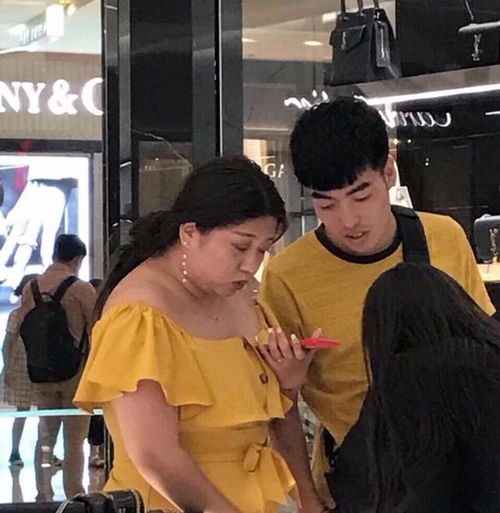 西装头像成熟稳重女惨不忍睹