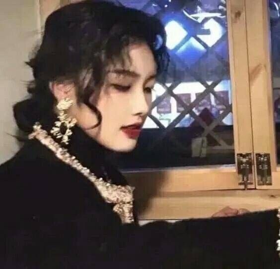 复古风女头永远保持对爱情最纯真的向往
