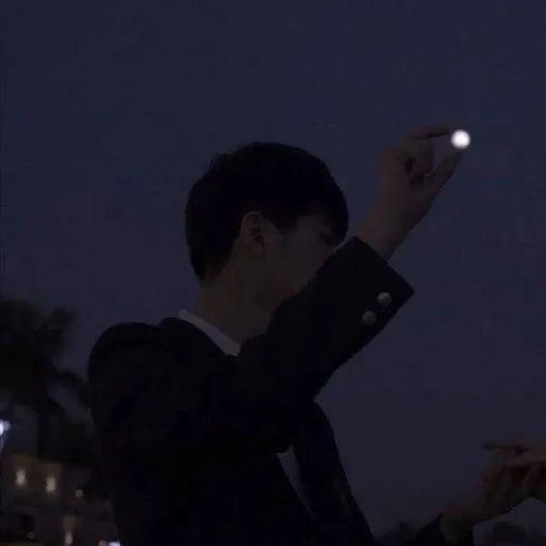 高清真人情头一人一张抖音最火的情侣头像
